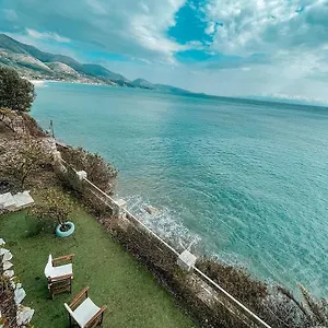 Lori , Qeparo Albania